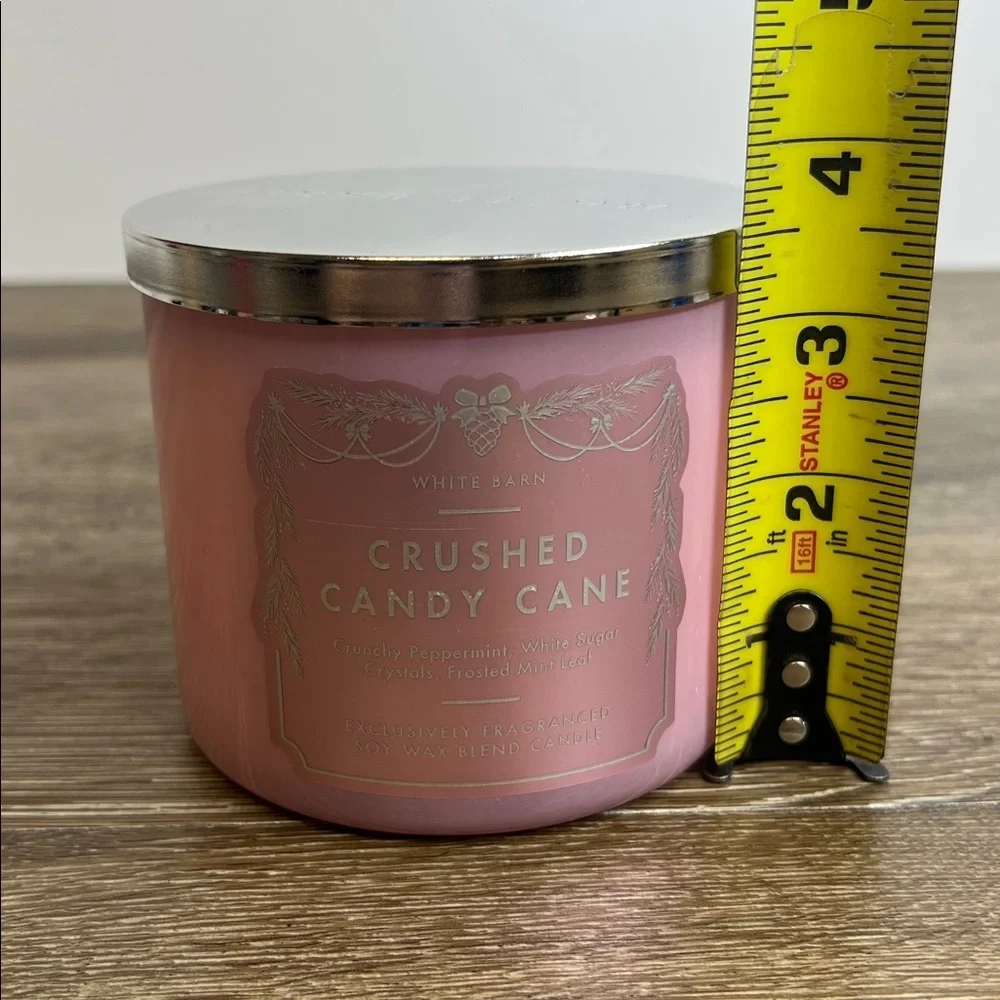 🎄 White Barn “Crushed Candy Cane” 3-Wick Candle – NEW – 14.5 oz